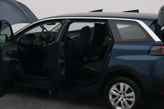 Peugeot 5008 (2021) thumbnail 33