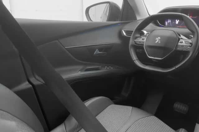 Peugeot 5008 (2022) thumbnail 11