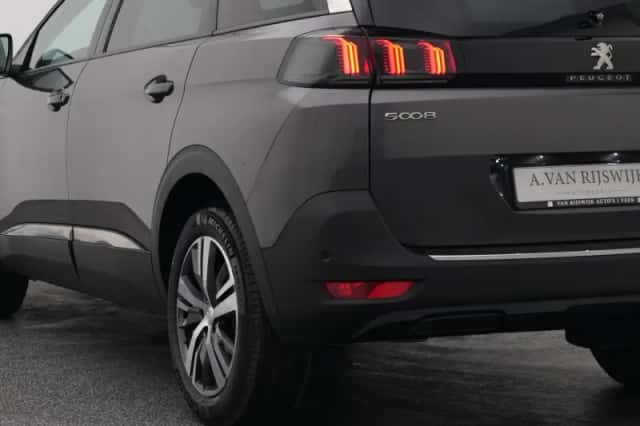 Peugeot 5008 (2022) thumbnail 18