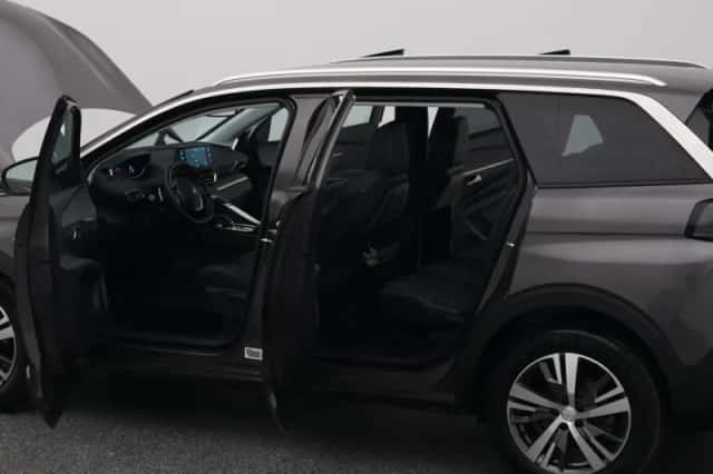 Peugeot 5008 (2022) thumbnail 33