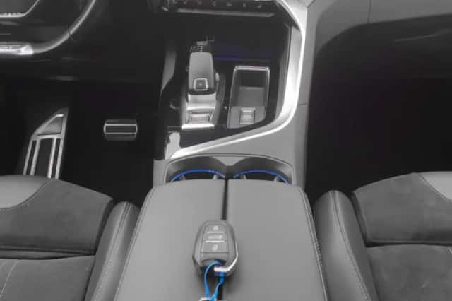 Peugeot 5008 (2021) thumbnail 12