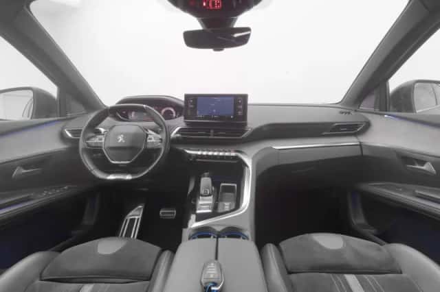 Peugeot 5008 (2021) thumbnail 3