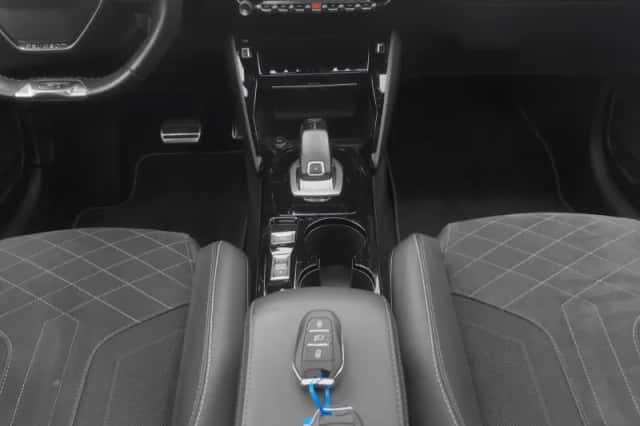 Peugeot 208 (2022) thumbnail 12