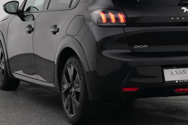 Peugeot 208 (2022) thumbnail 18