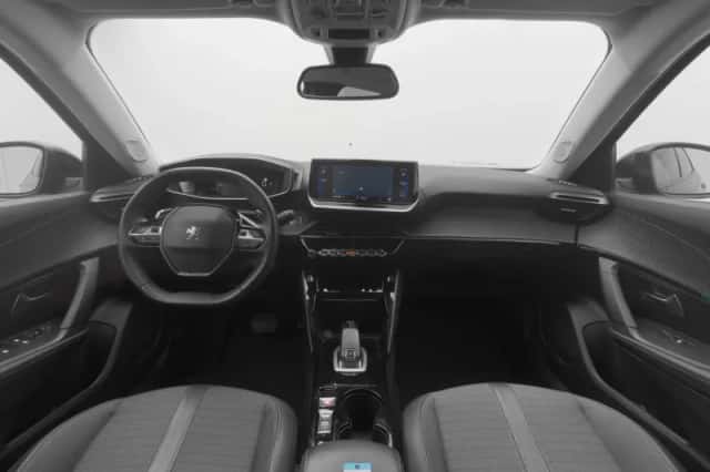 Peugeot 2008 (2022) thumbnail 3