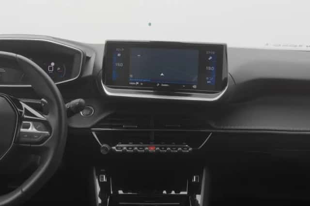 Peugeot 2008 (2022) thumbnail 8