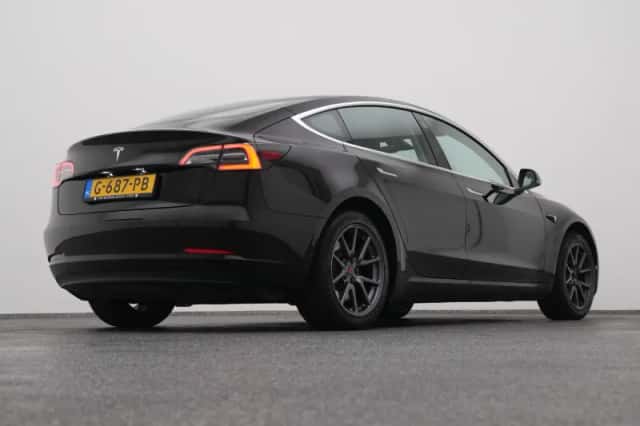 Tesla Model 3 (2019) thumbnail 16