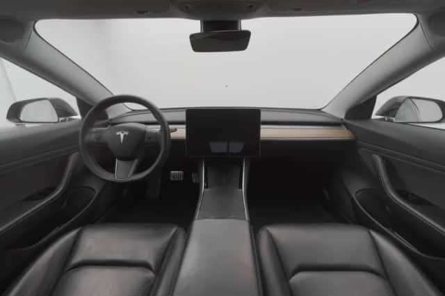 Tesla Model 3 (2019) thumbnail 3