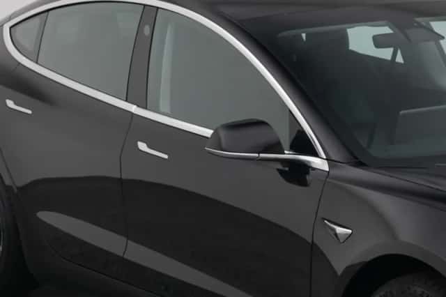 Tesla Model 3 (2019) thumbnail 23
