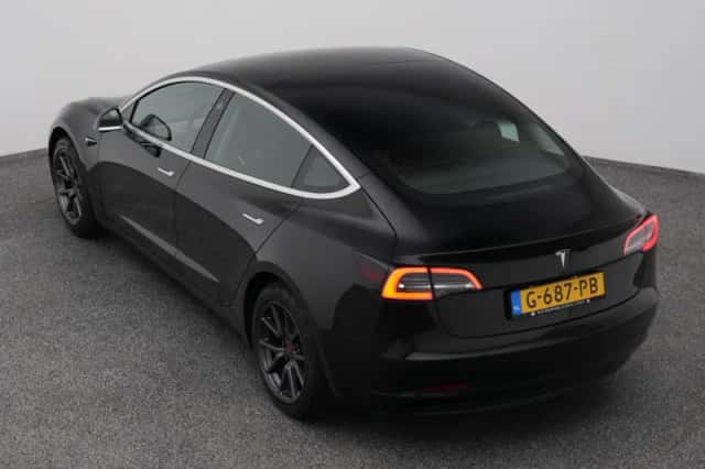 Tesla Model 3 (2019) thumbnail 25