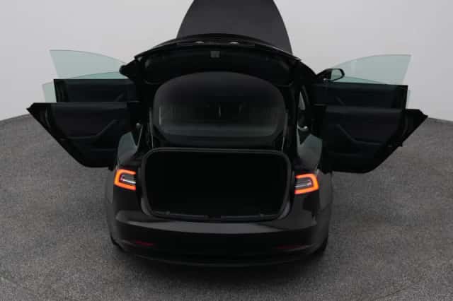 Tesla Model 3 (2019) thumbnail 29