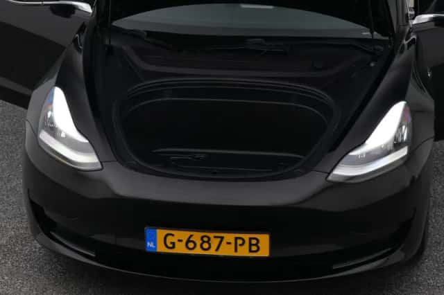 Tesla Model 3 (2019) thumbnail 31