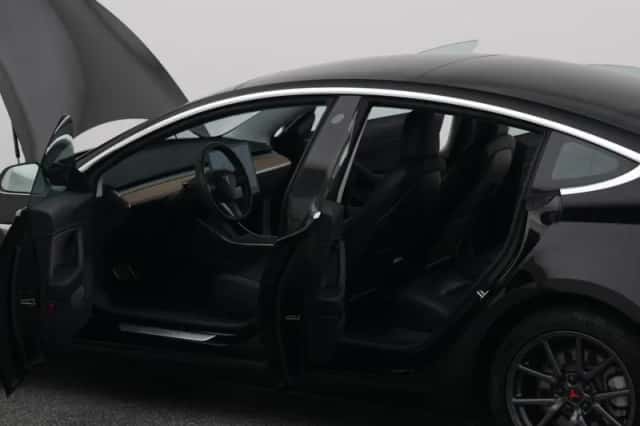 Tesla Model 3 (2019) thumbnail 33