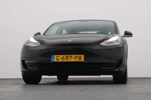 Tesla Model 3 (2019) thumbnail 35
