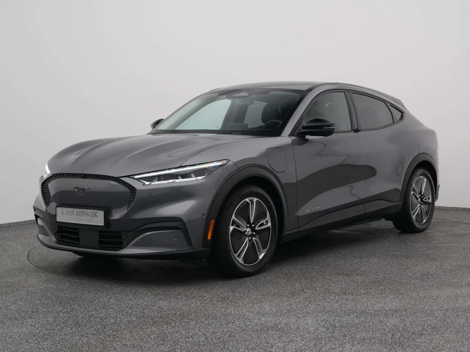 Ford Mustang (2024) — foto 1