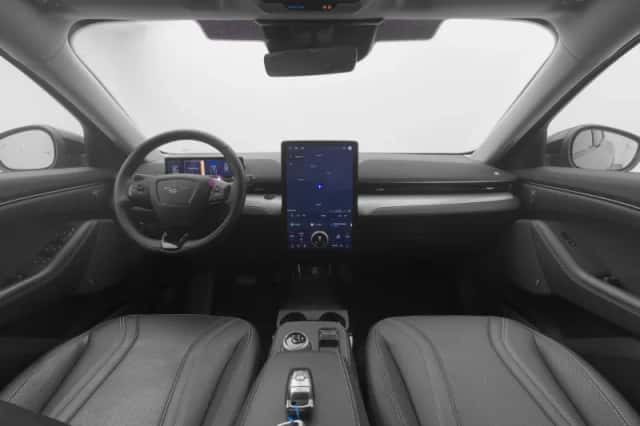 Ford Mustang (2024) thumbnail 3