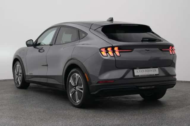 Ford Mustang (2024) thumbnail 6
