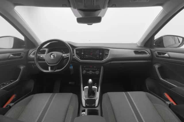 Volkswagen T-Roc (2020) thumbnail 3