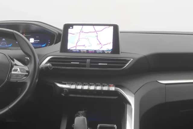 Peugeot 3008 (2020) thumbnail 8