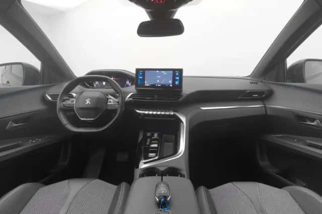 Peugeot 3008 (2023) thumbnail 3