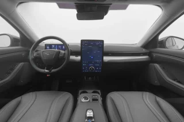 Ford Mustang (2024) thumbnail 3