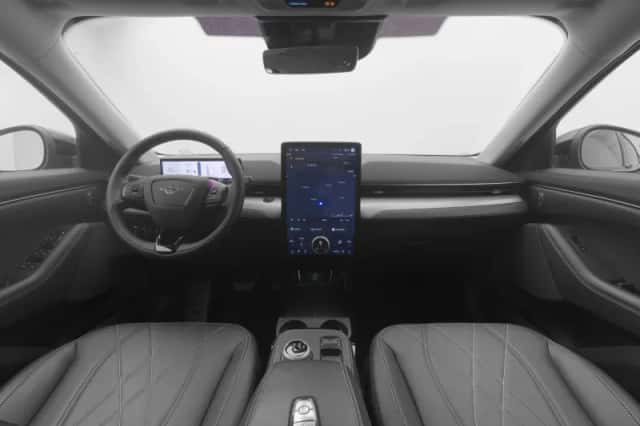 Ford Mustang (2024) thumbnail 3