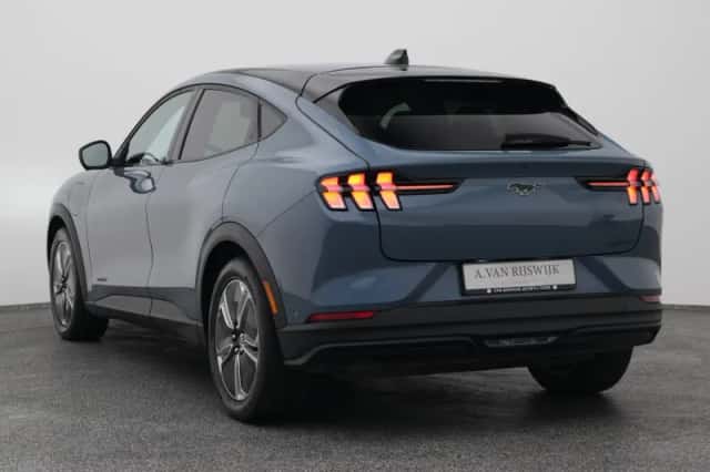Ford Mustang (2024) thumbnail 6