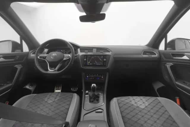 Volkswagen Tiguan (2023) thumbnail 3