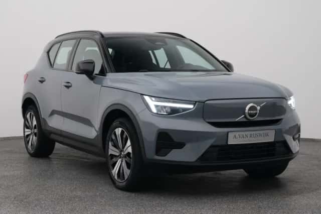 Volvo XC40 (2022) thumbnail 2