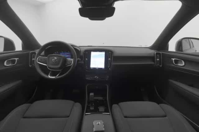 Volvo XC40 (2022) thumbnail 3