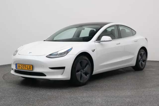 Tesla Model 3 (2020) thumbnail 1