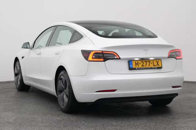 Tesla Model 3 (2020) thumbnail 6