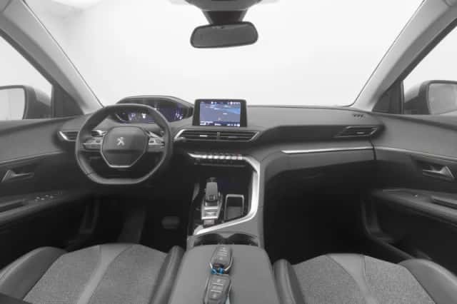 Peugeot 3008 (2019) thumbnail 3