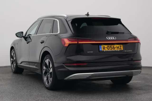 Audi e-tron (2022) thumbnail 6