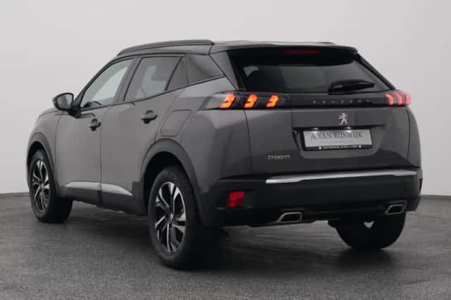 Peugeot 2008 (2022) thumbnail 5