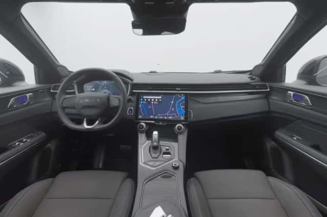 Lynk & Co 01 (2023) thumbnail 3