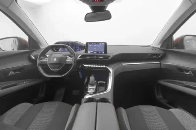 Peugeot 3008 (2019) thumbnail 3