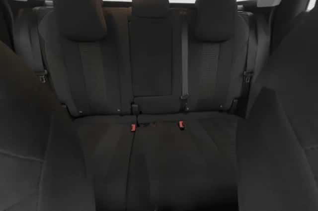 Peugeot 3008 (2019) thumbnail 4