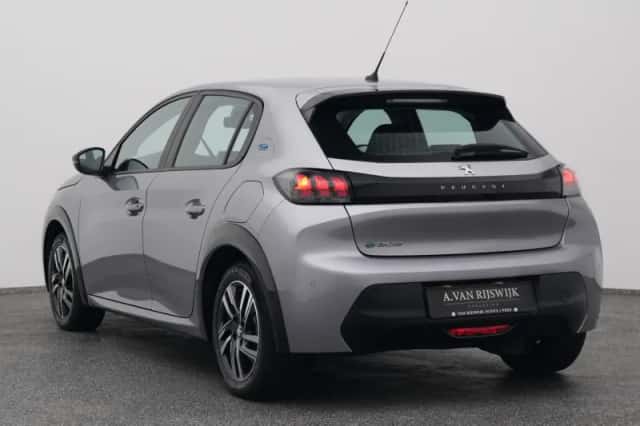 Peugeot e-208 (2022) thumbnail 6