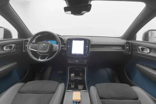 Volvo C40 (2022) thumbnail 3