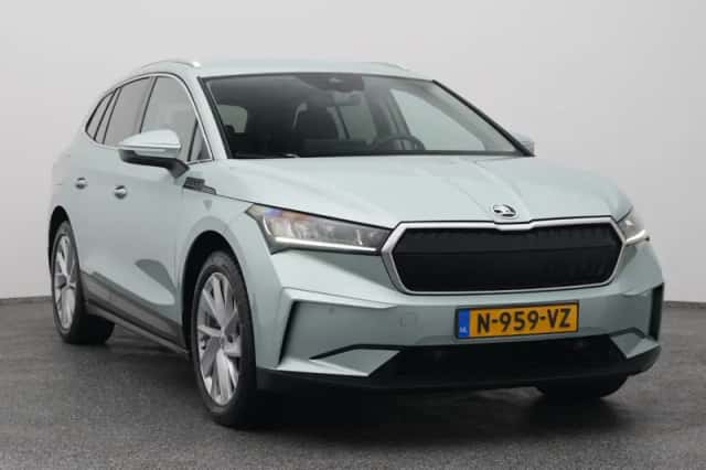 Škoda Enyaq (2021) thumbnail 2