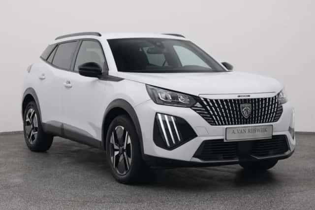 Peugeot 2008 (2023) thumbnail 2