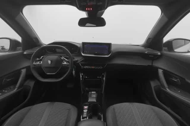 Peugeot 2008 (2023) thumbnail 3