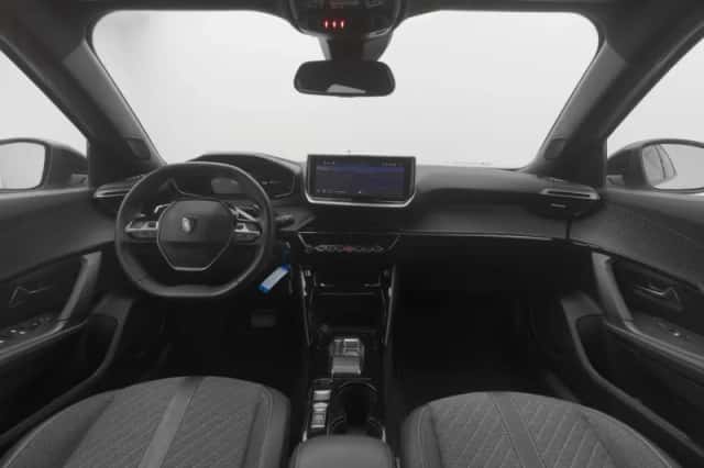 Peugeot 2008 (2023) thumbnail 3