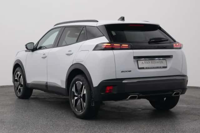 Peugeot 2008 (2023) thumbnail 5