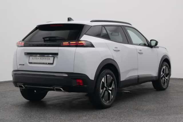 Peugeot 2008 (2023) thumbnail 6