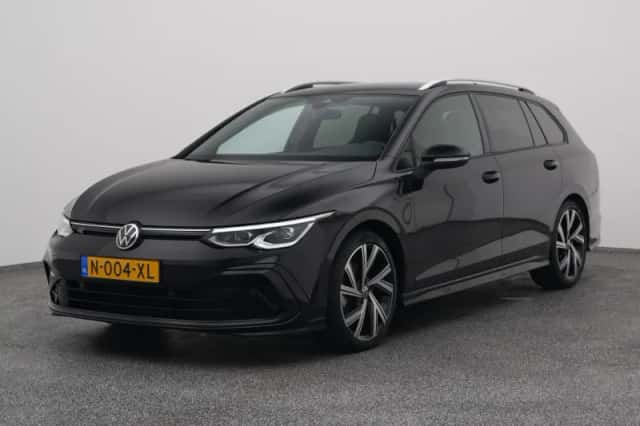 Volkswagen Golf (2021) thumbnail 1