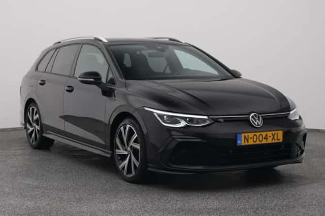 Volkswagen Golf (2021) thumbnail 2