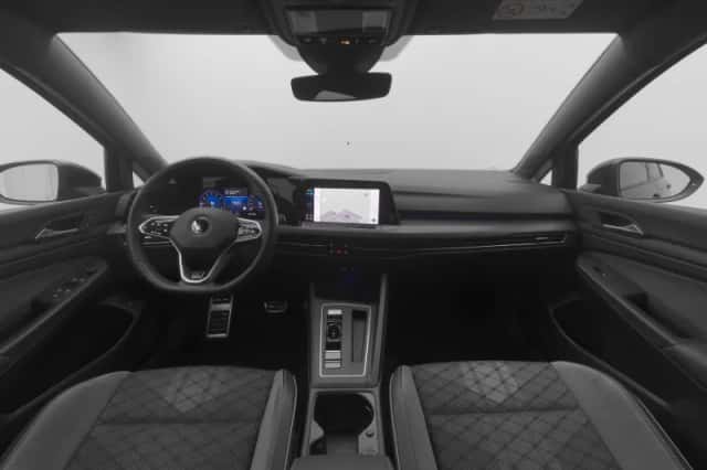 Volkswagen Golf (2021) thumbnail 3
