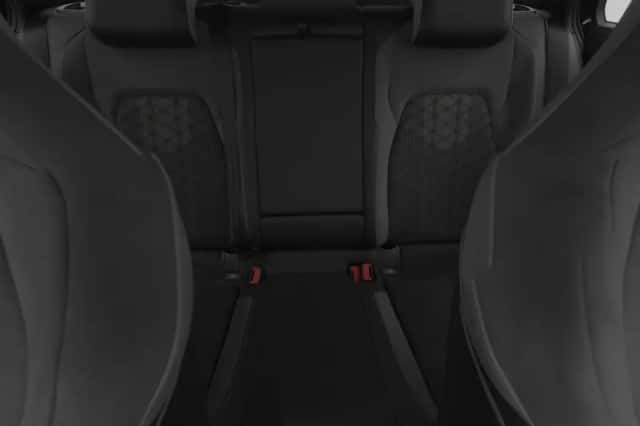 Volkswagen Golf (2021) thumbnail 4